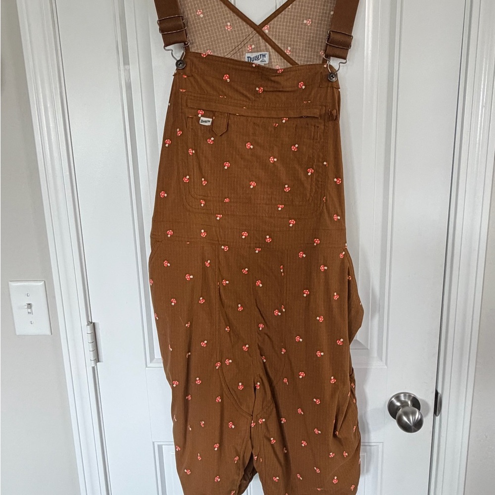 Duluth Trading Co Tan Floral Jumpsuit
Super cute mushroom overalls shorts